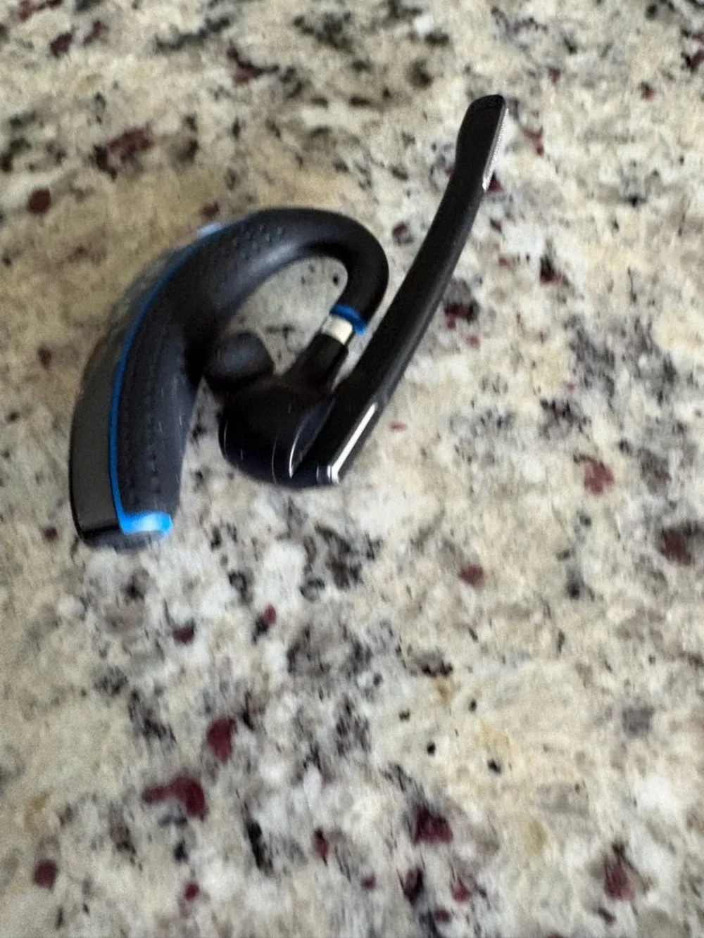 Wireless Bluetooth ear piece Preowned Works No Charger Unbranded